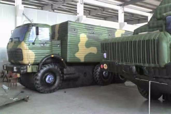 黄石大型军事车
